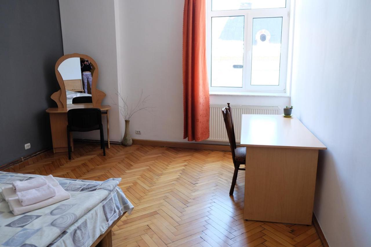 Apartment On Svobody Avenue Lviv Extérieur photo